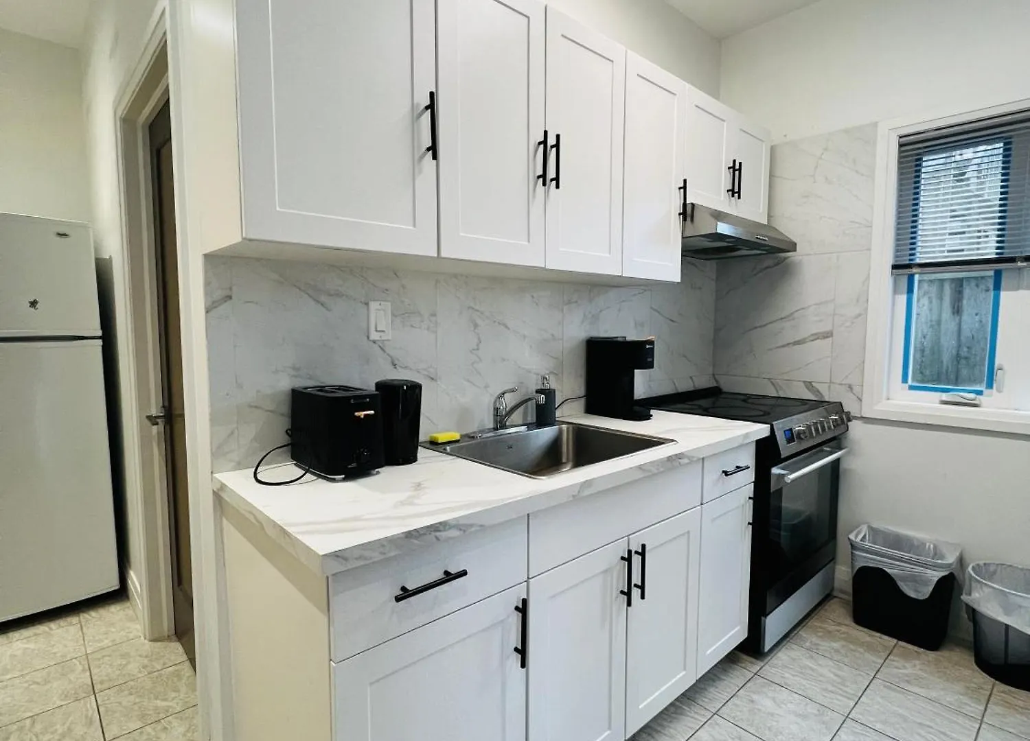 Cozy House Near Danforth Toronto 0*,  Canadá